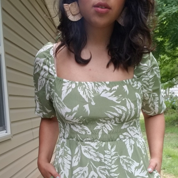 THE TROPICS OLIVE GREEN CREAM LEAF PRINT JUMPSUIT - Picture 8 of 9